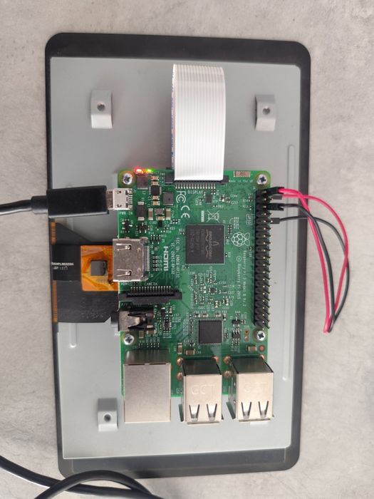 raspberry pi 3 model b + touchscreen 7 cali nowy