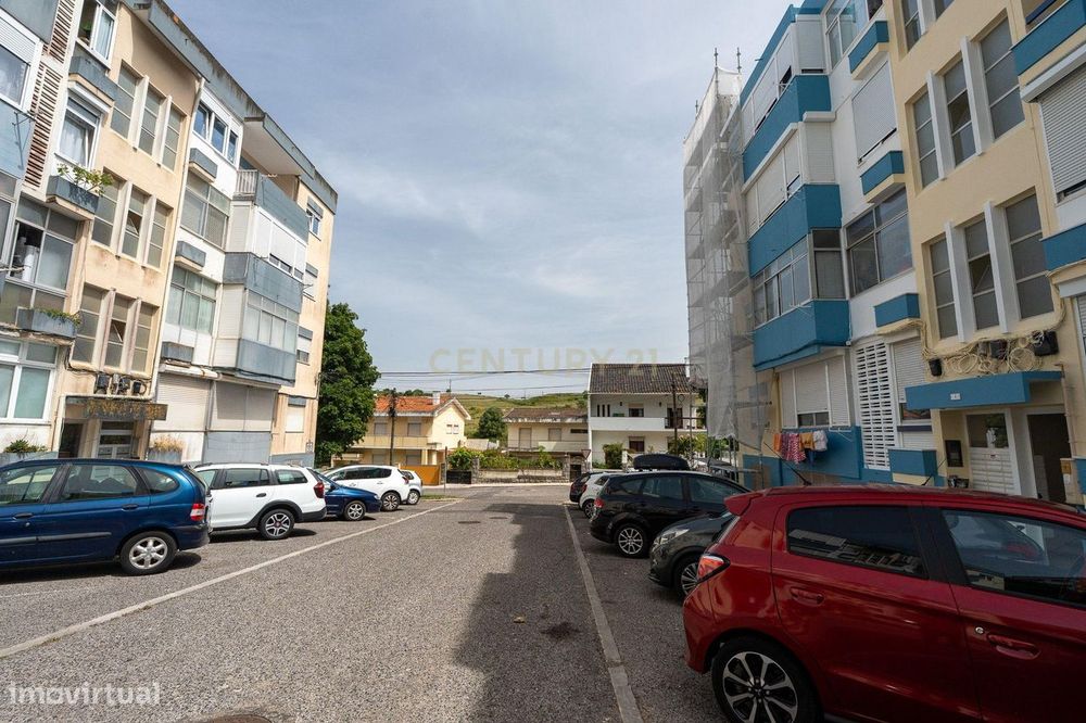 T1 Pronto a Habitar em Massamá – Localização Privilegiada e Excelente