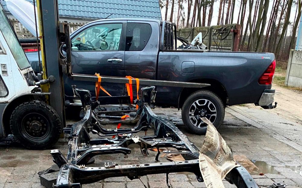 Toyota Hilux разборка рестайлинг Тойота Хайлюкс шрот