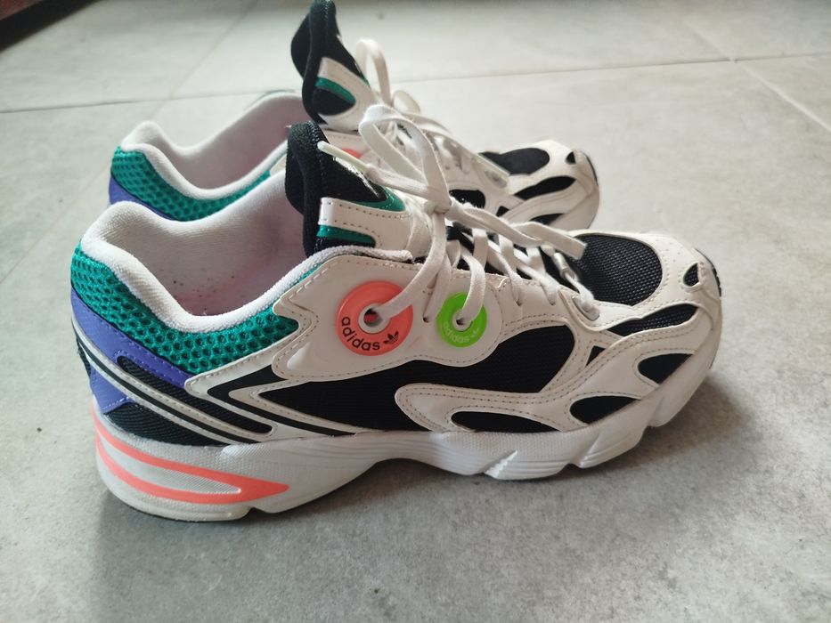 Sprzedam buty adidasy  39