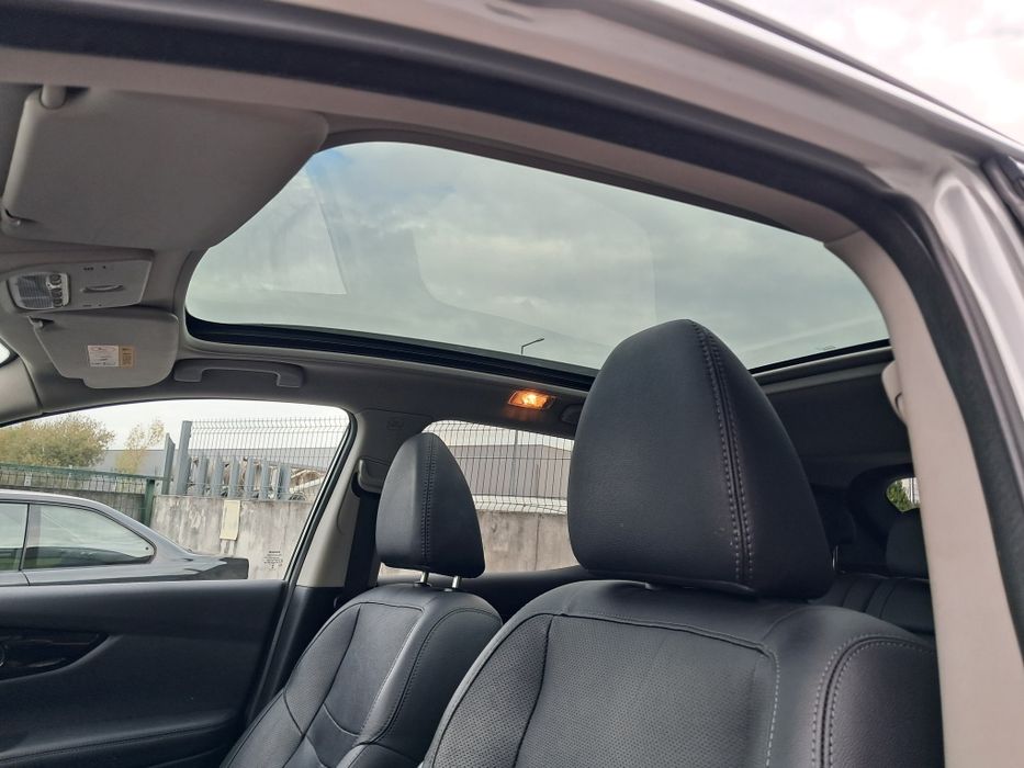 nissan qashqai 1.5dci full extras 

teto panorâmico
jantes especiais