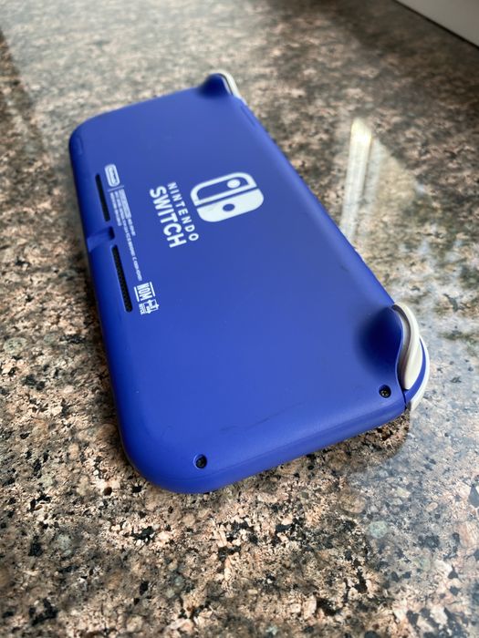 Ігрова приставка Nintendo Switch lite