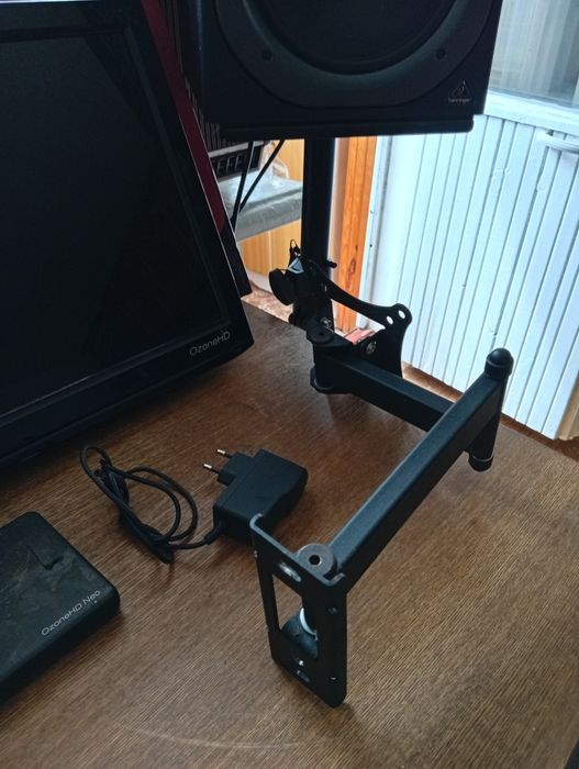 Продам телевізор OzoneHD 19'(Комплект)