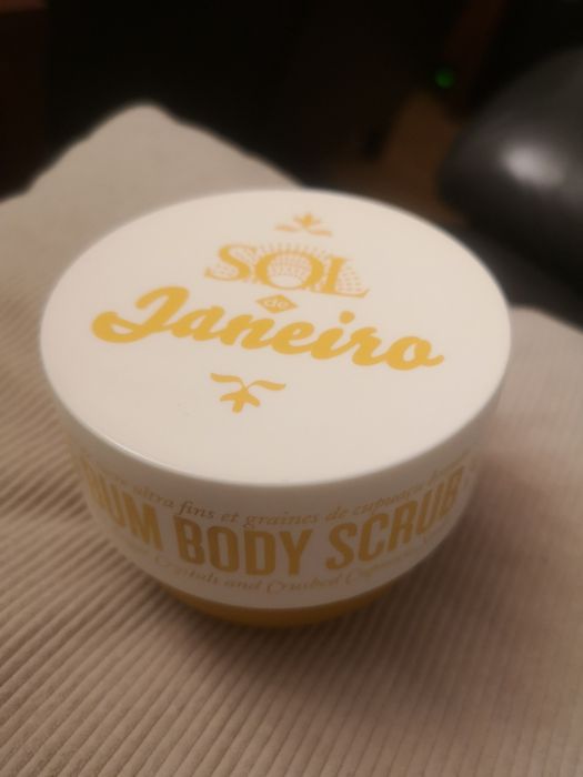 Sol  de Janeiro body Scrub