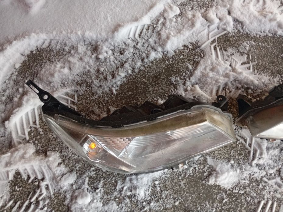 Lampa reflektor przód przedni Subaru Forester 3 III Europa prawa lewa