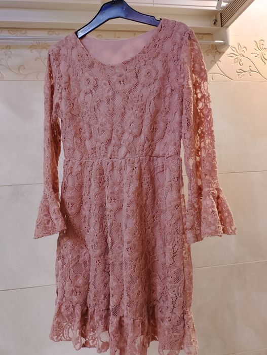 Sukienka dziewczęca z koronką