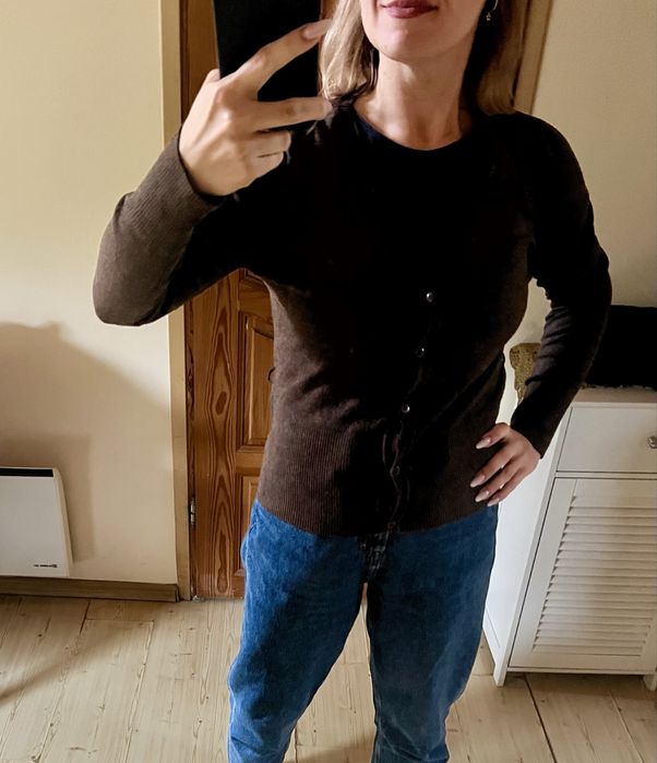 Klasyczny damski kardigan S sweter rozpinany czekoladowy brąz w serek