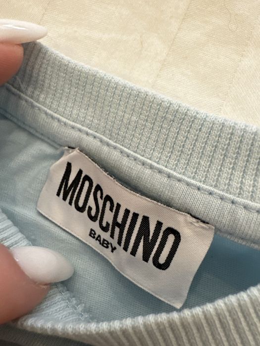 Продам дитячий  костюм Moschino !!оригінал на 2 роки