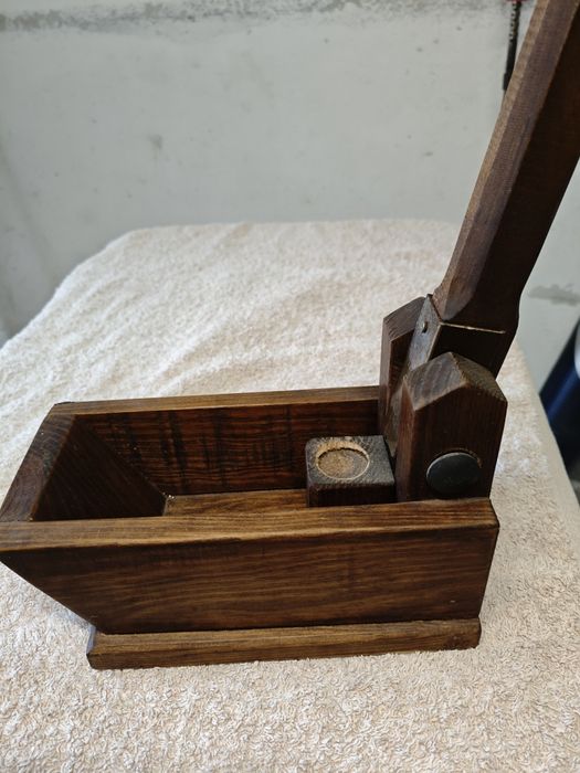 Utensílio para partir nozes