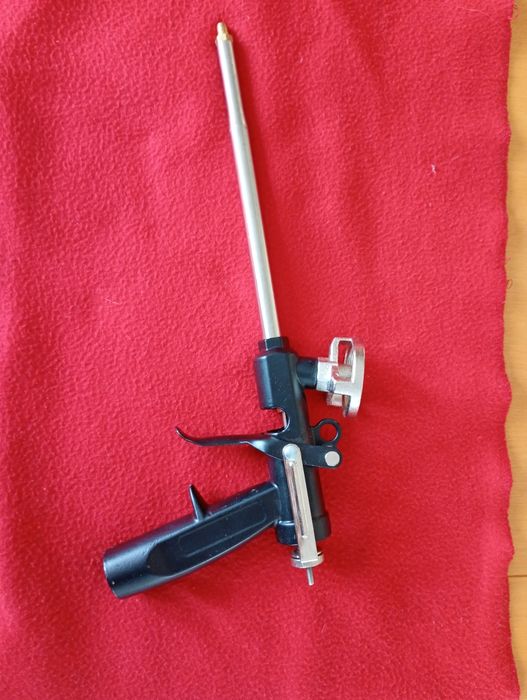 Pistolet wyciskacz do mas uszczelniających / kleju – metalowy