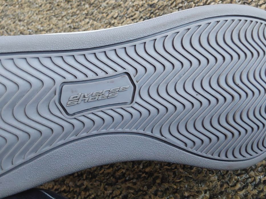 Buty białe  Diverse