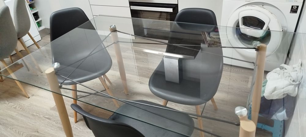 Mesa vidro e madeira com 3 cadeiras