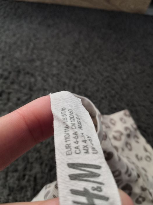 H&M bluzka krótkie rękawy panterka w panterkę dla dziewczynki.
