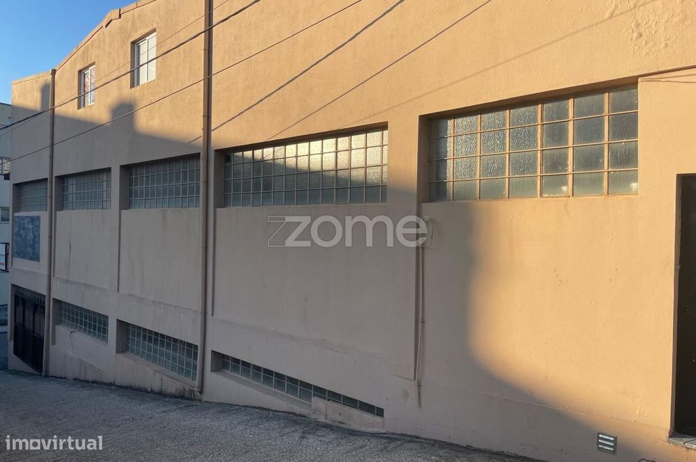 Armazém com Potencial Construtivo em Zona ARU – Oliveira de Azeméis...