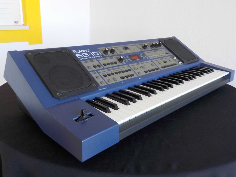 Roland EG 101 Groove keyboard Synth