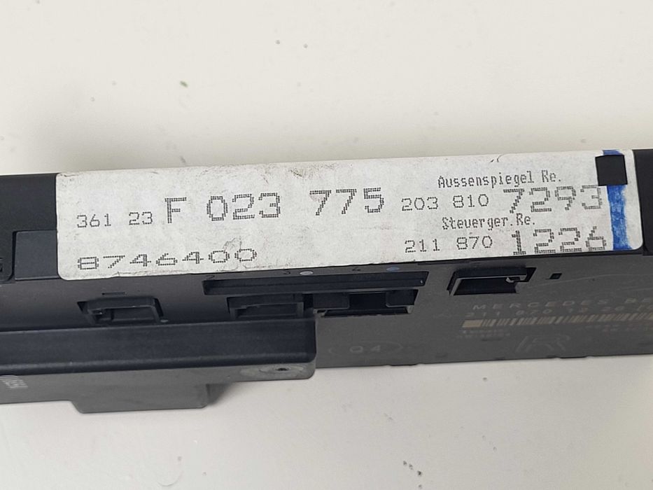 Módulo de comando da porta dianteira direita Mercedes Benz E W211