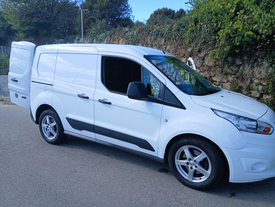 Ford connect impecável