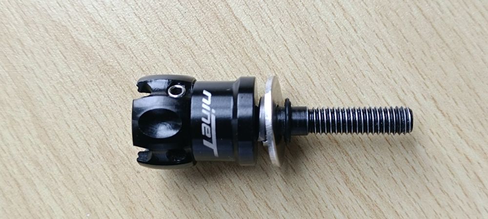 BMW r nine t (diverso material)
