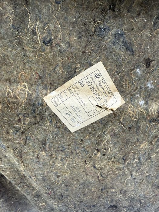 Шумоізоляція капота VW GOLF 4, BORA фольцваген гольф 4 бора