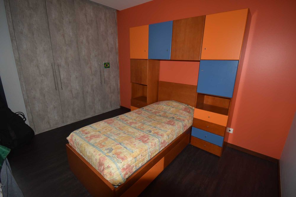 Vende-se Mobilia de Quarto