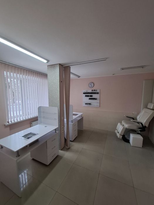 Продаж комерційного фасадного приміщення