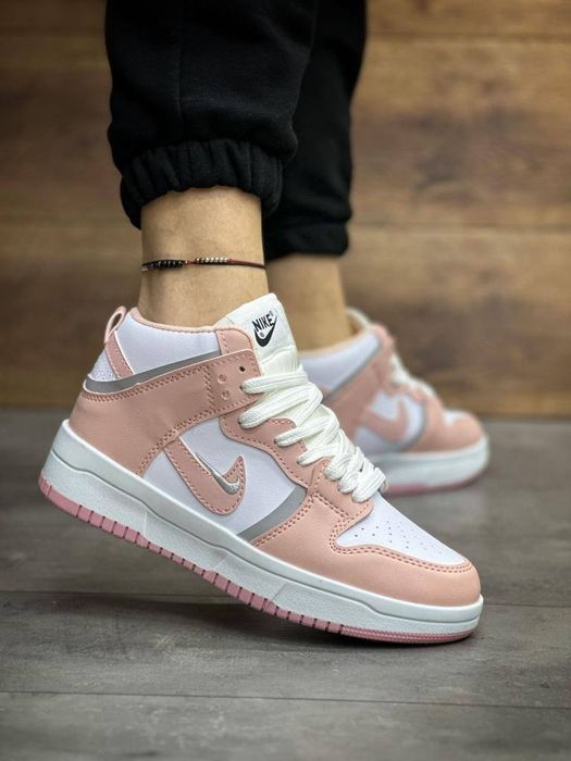 Кросівки NIKE дитячі , підліткові на на дівчинку