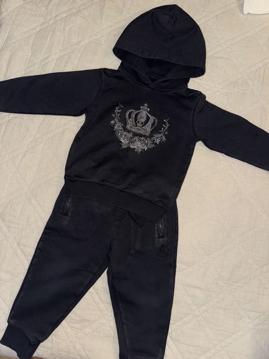 Шикарний костюм dolce  gabbana 2-3 роки