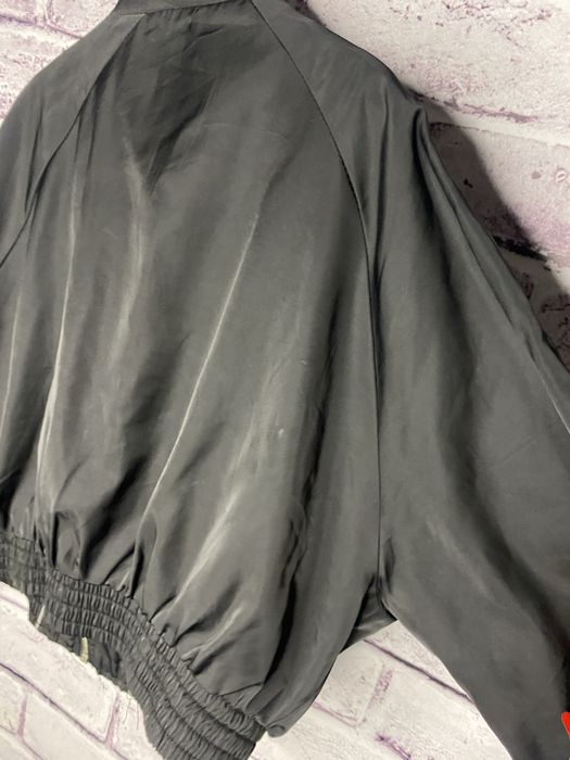 Бомбер легкий Bershka