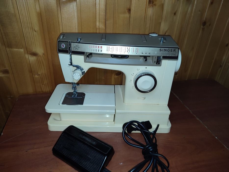 Швейна машинка Зінґер.