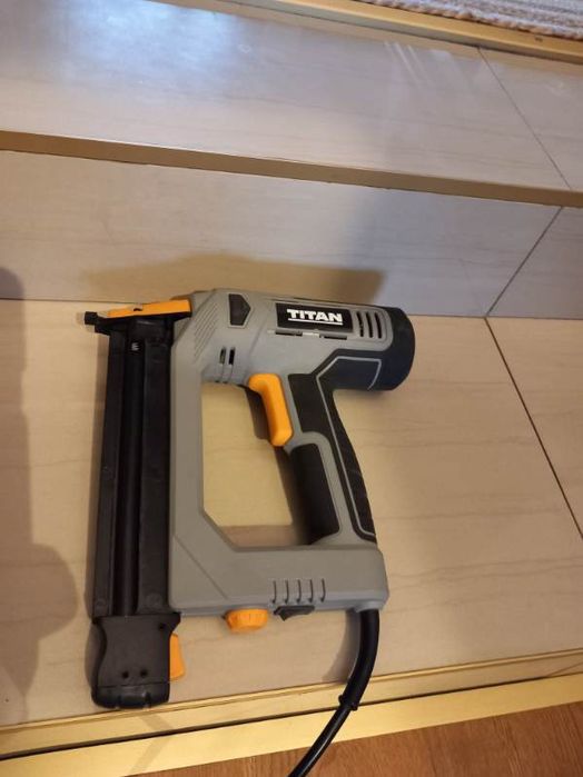Gwoździarka TITAN TTB961NAL 30mm