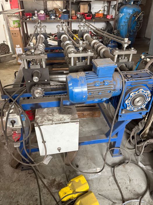 Profilarka do blachy ,Regulacja rozstawu rowków