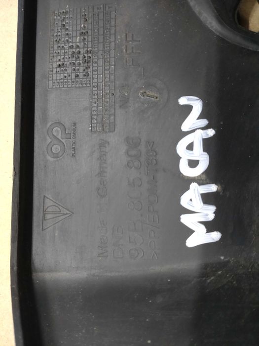 osłona maskownica pasa przedniego porsche macan 95b805806