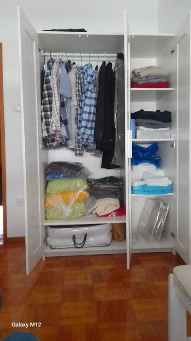 BRIMNES Roupeiro c/3 portas IKEA (como novo)