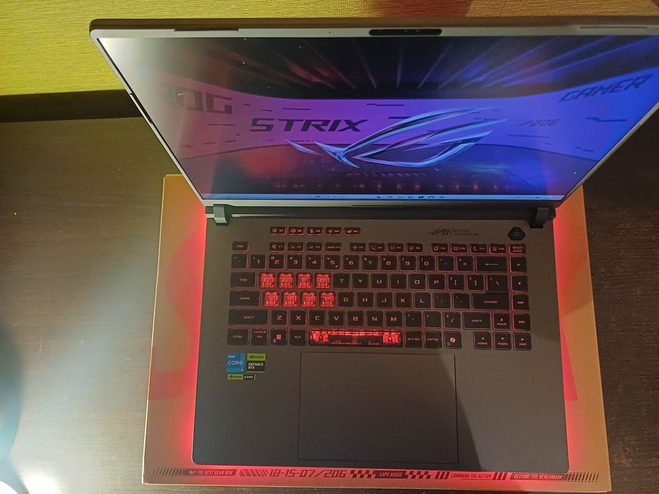 Laptop Asus Rog STRIX G16