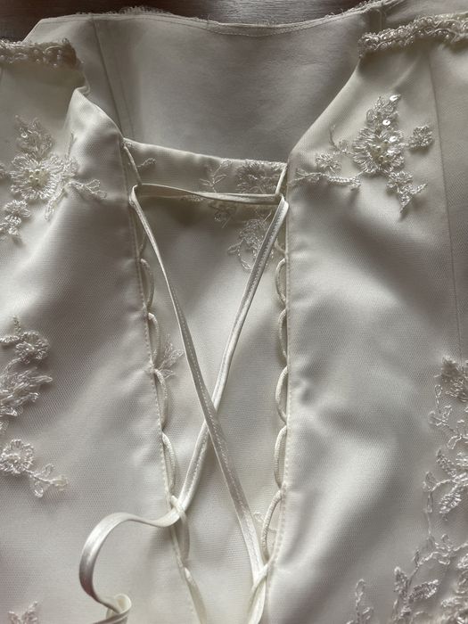 Suknia ślubna 42 z salonu kolor ecru