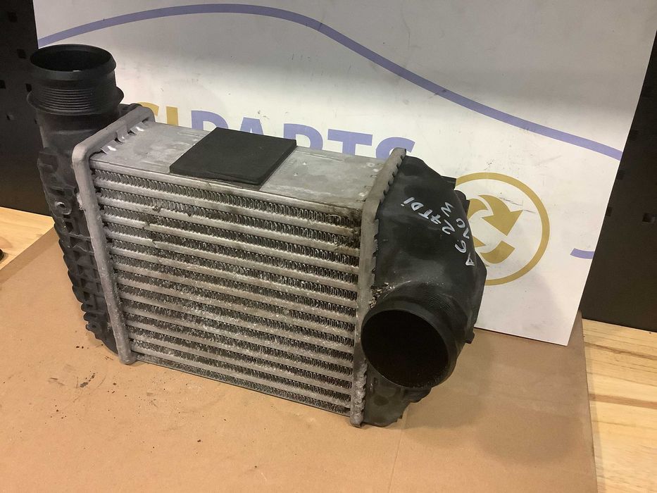 Radiador intercooler Audi A6 4F5 2010