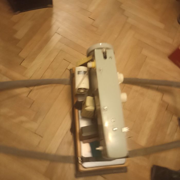 Електрична швейна машинка