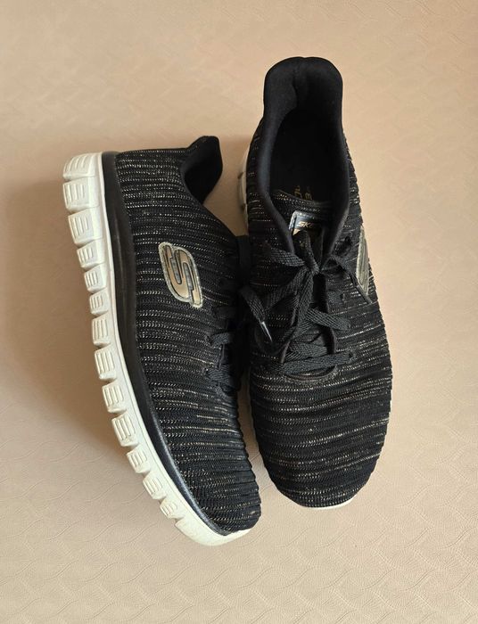 Damskie buty sportowe Skechers– Rozmiar 39