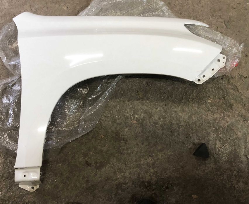 Крила переднє праве Toyota Land Cruiser Prado 150 до 2017