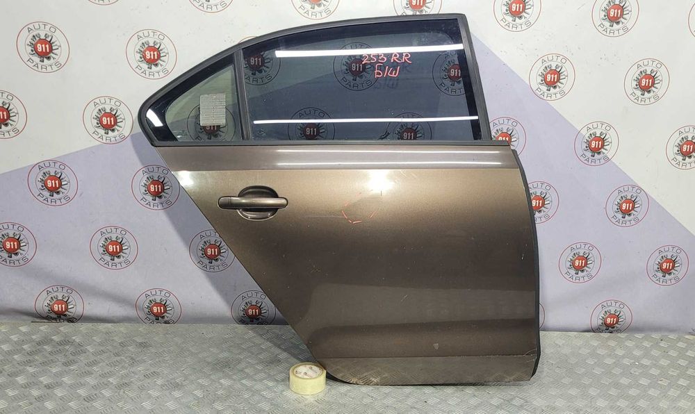 Задні праві двері на Volkwagen Jetta 2010-2018 оригінал