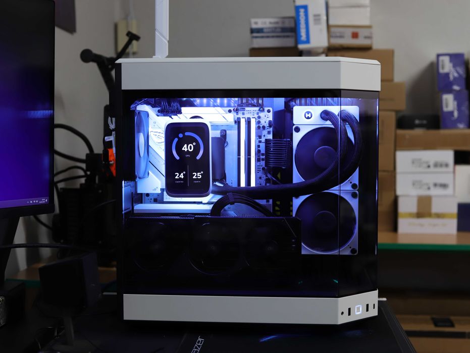 Gaming R9 9950 X3D 32GB 2TB RTX 5080 Hyte Y60 Win 11Pro