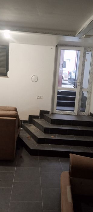 Продаю комерційне фасадне приміщення 95 м2   під офіс, салон краси, ма