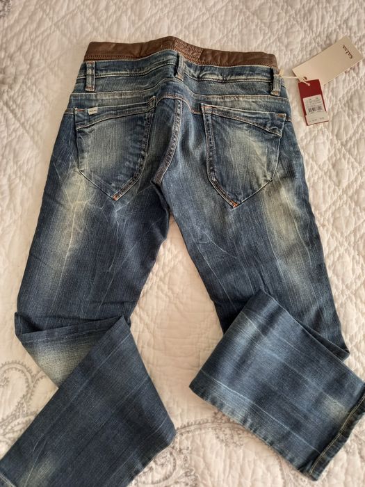 Calça de ganga da salsa
