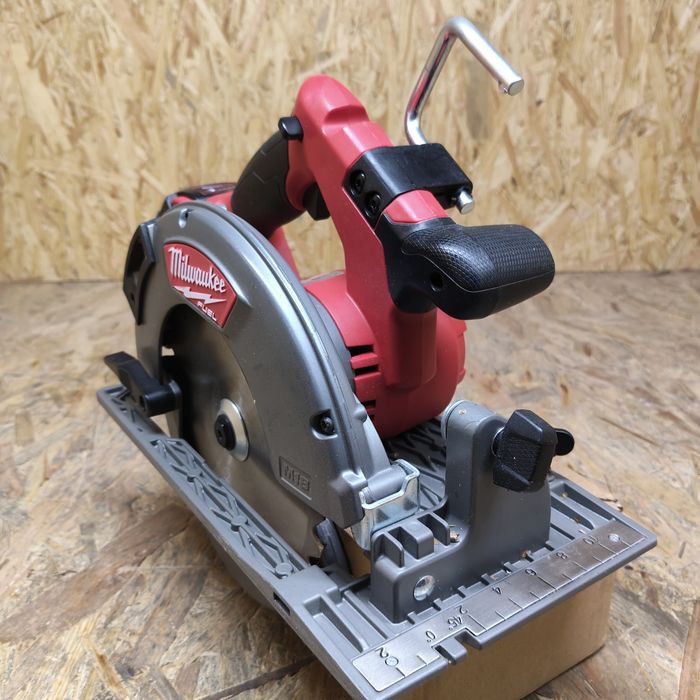 Pilarka tarczowa Milwaukee ccs66 fuel 190 mm