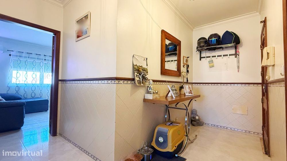 Apartamento T2 situado no 1.º andar, na Quinta do Conde — Quinta do Conde, Setúbal