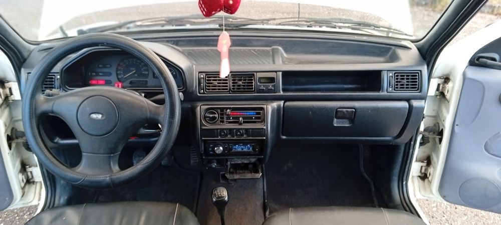 Ford Fiesta Courier 1.8 D ( ler o anúncio até ao fim )