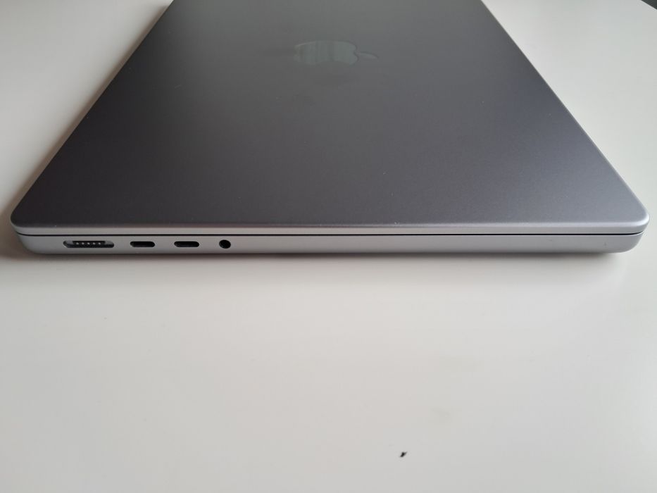 MacBook Pro 2021 M1 Max 14" 24 GPU 32gb 512gb