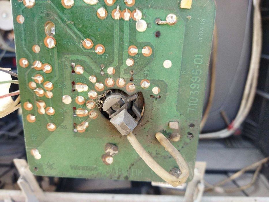 телевізор електрон з кінескопом  самсунг