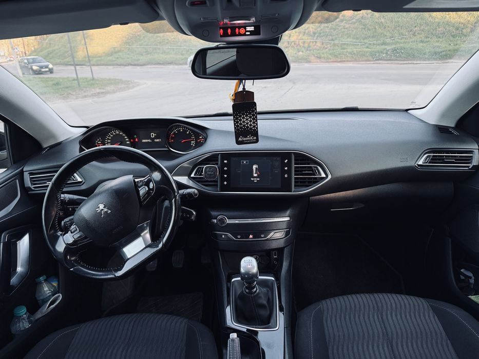 Peugeot 308 хорошому стані