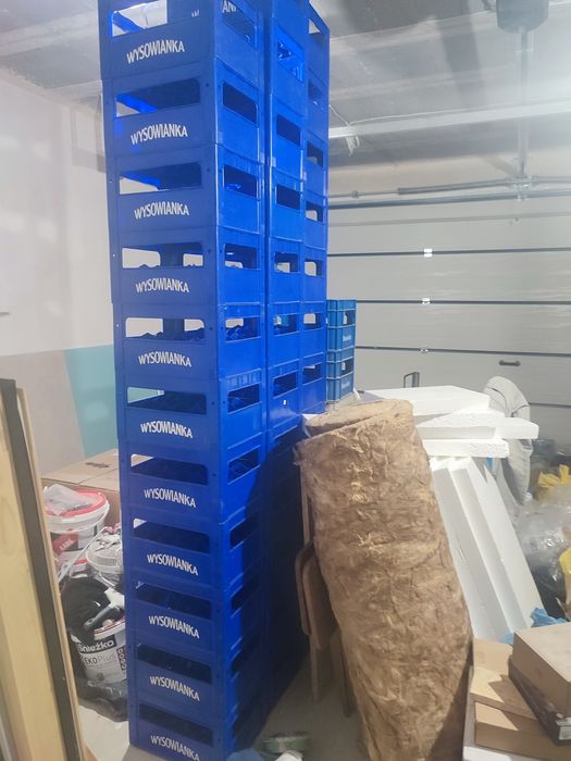 Skrzynki plastikowe na butelki o pojemności 0,33 L